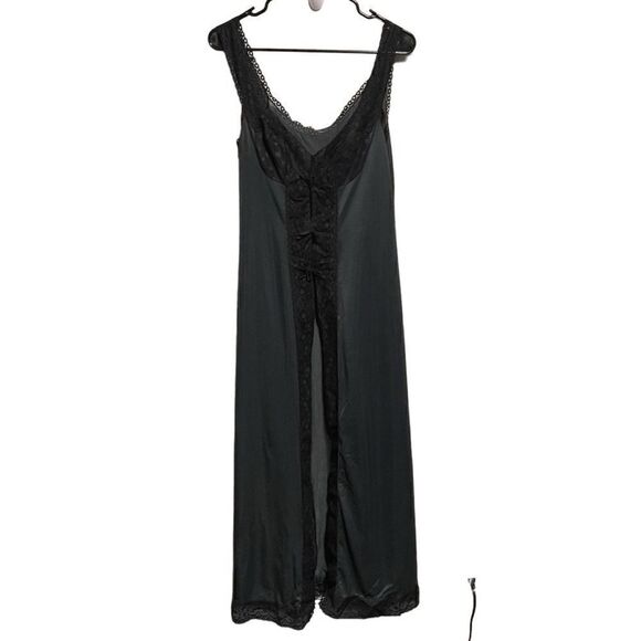 Vintage VASSARETTE- Black Full Length Nightgown with Front Slit, USA, Size 36 - Picture 1 of 9